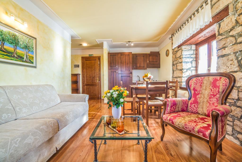 Aparthotel Katalyma 828 Kanfanar Ngoại thất bức ảnh