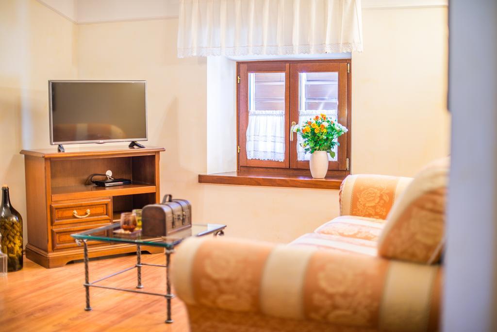 Aparthotel Katalyma 828 Kanfanar Ngoại thất bức ảnh