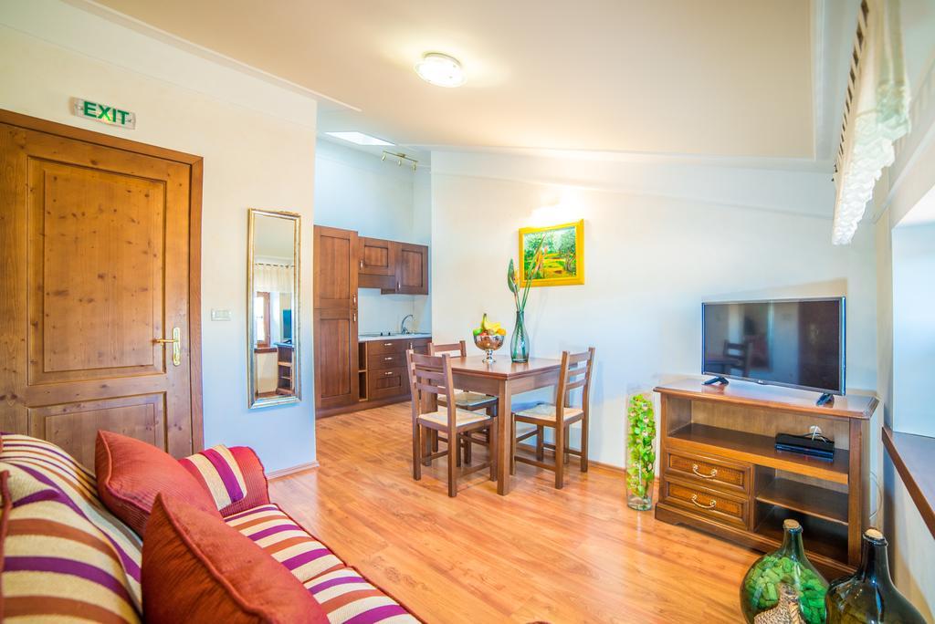 Aparthotel Katalyma 828 Kanfanar Ngoại thất bức ảnh
